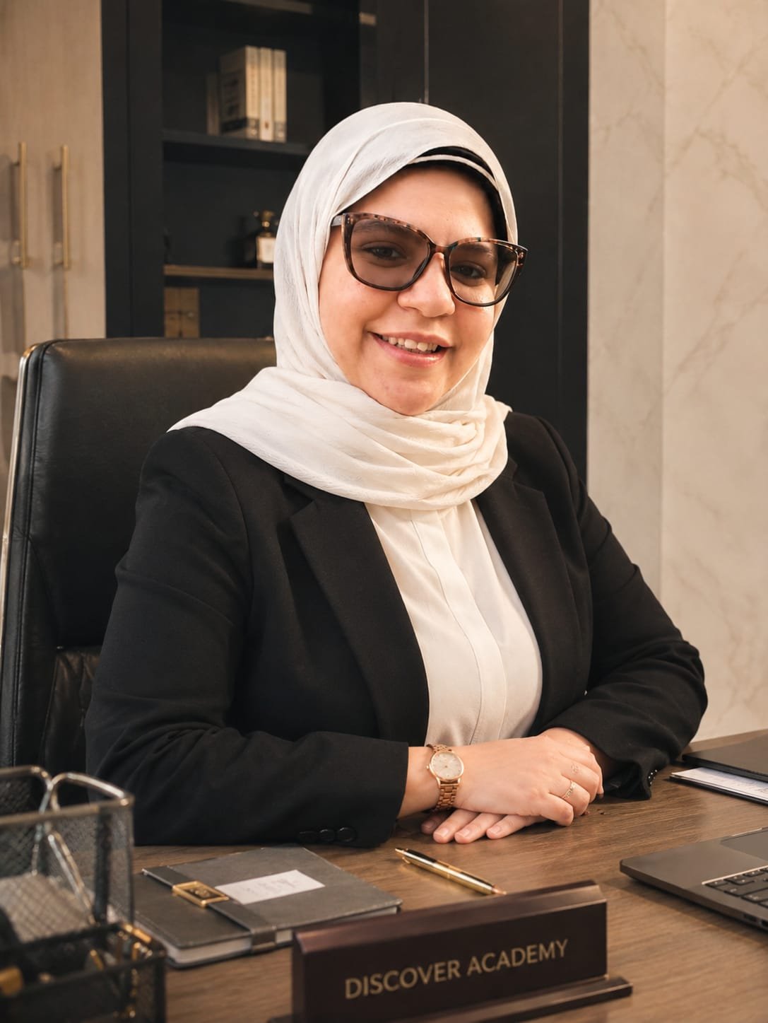الأستاذة/ ماجي